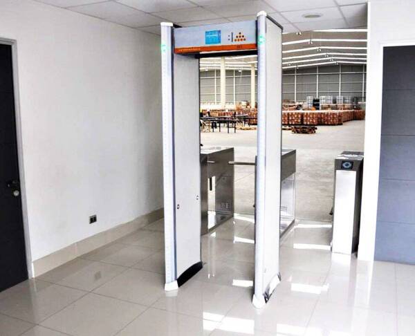 Arco-detector-de-metal2-988×800