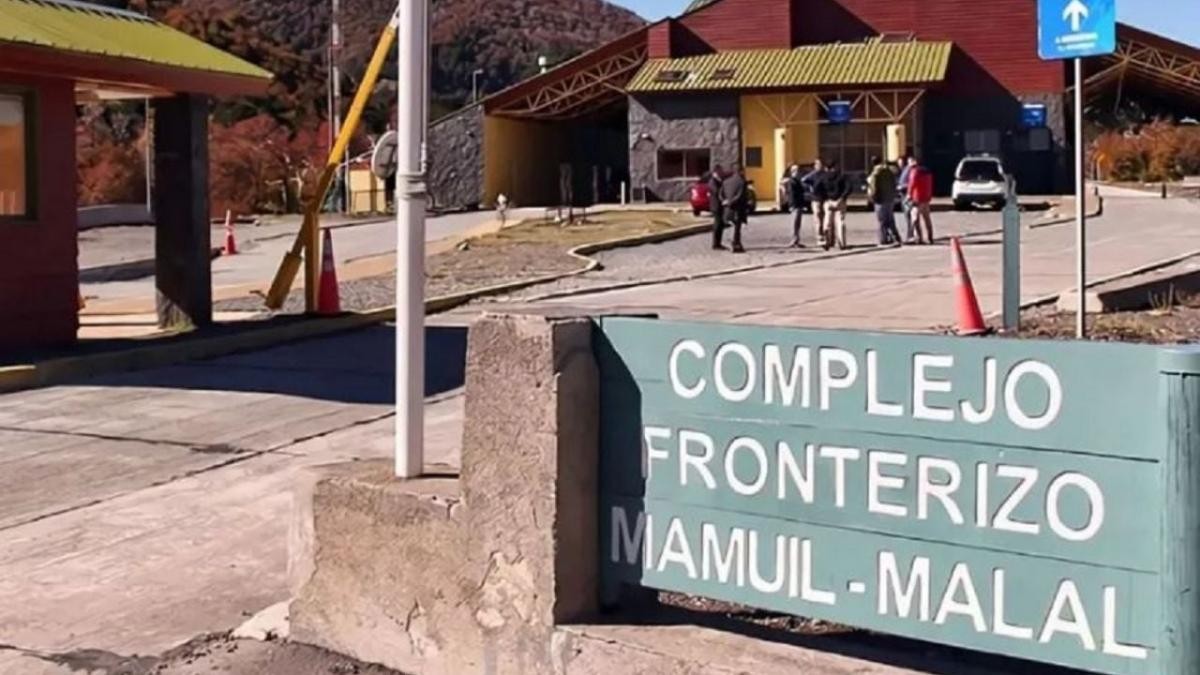 aumentan-para-este-fin-de-semana-el-cierre-del-paso-mamuil-malal-f1280x720-589858-721533-5050