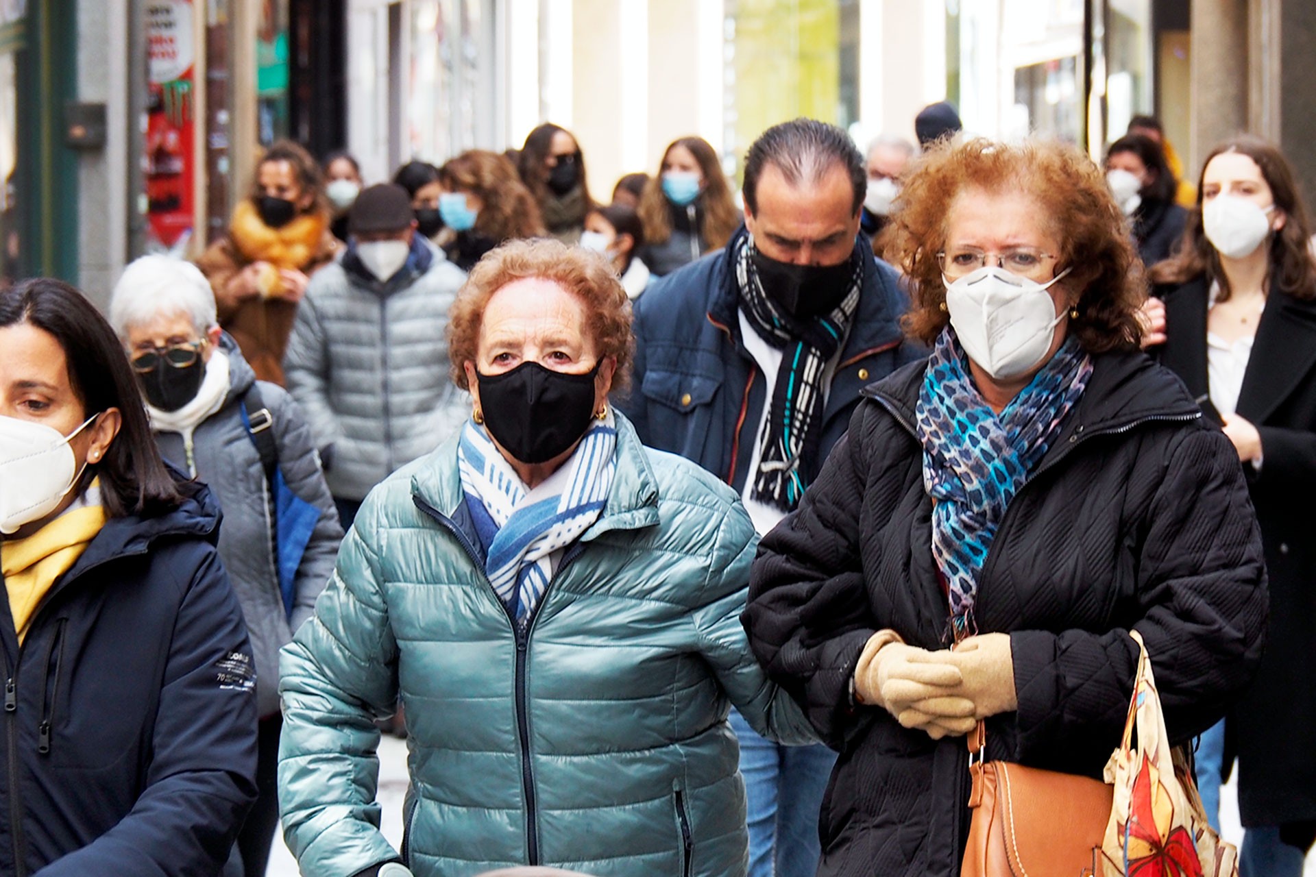 Calle-Gente-Mascarillas-Coronavirus