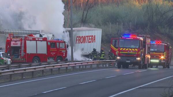 CAMION QUEMADO RUTA5