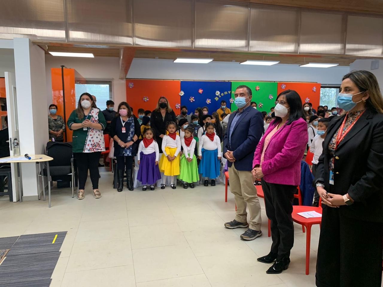 FOTO seremi se reunió con comunidades educativas en teodoro schmidt y angol 1