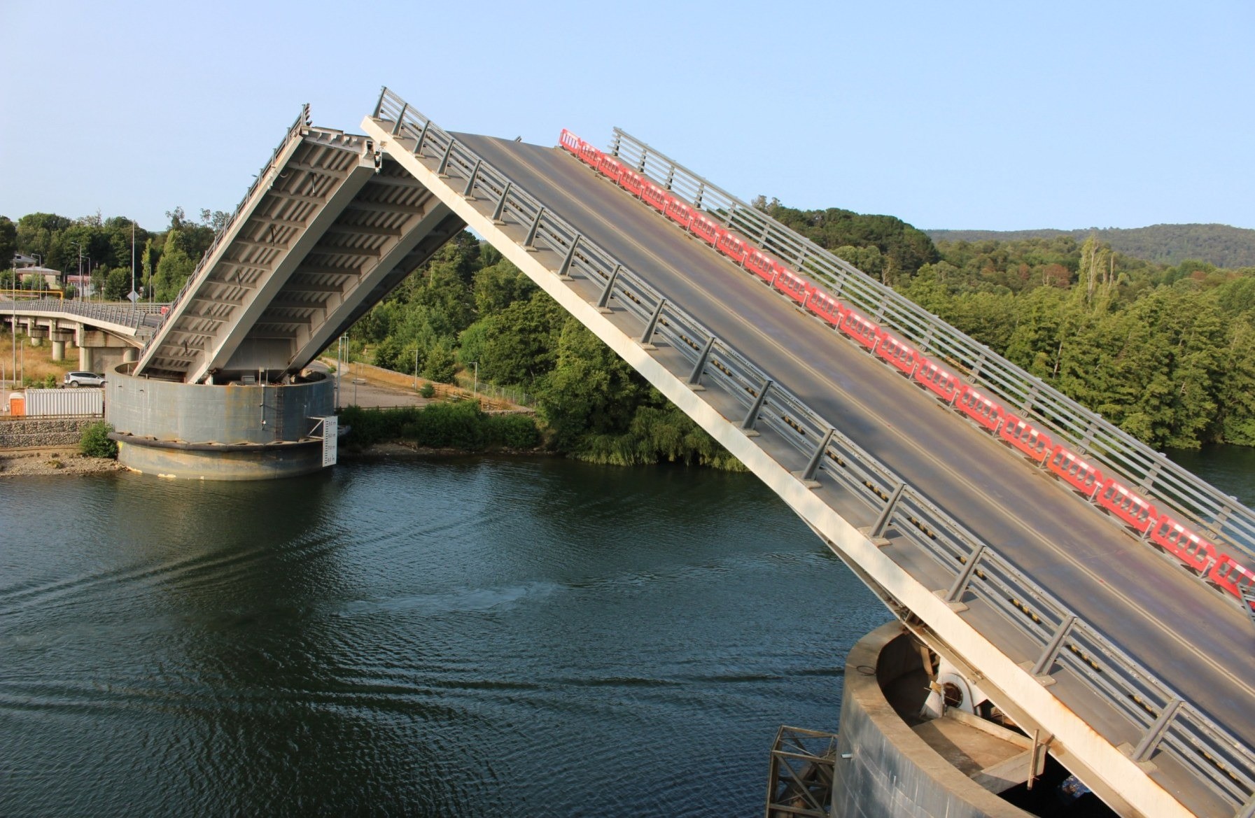 Puente Cau Cau
