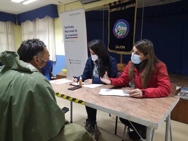Seremi Consuelo Gebhard en operativo de postulacioìn IFE