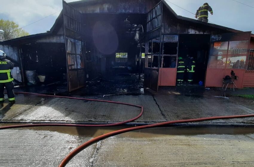  Incendio Destruyó Cuartel De La 3era Compañía De Bomberos De Cherquenco En San Patricio